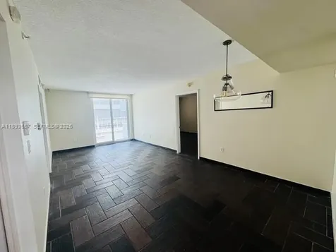 7800 Collins Avenue Miami Beach FL 33141
