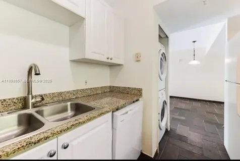 7800 Collins Avenue Miami Beach FL 33141