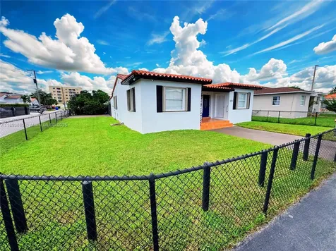 590 SW 36th Avenue Miami FL 33135