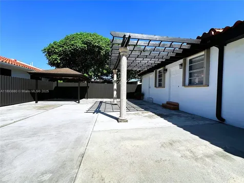 590 SW 36th Avenue Miami FL 33135