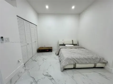2122 NE 39th Terrace Homestead FL 33033