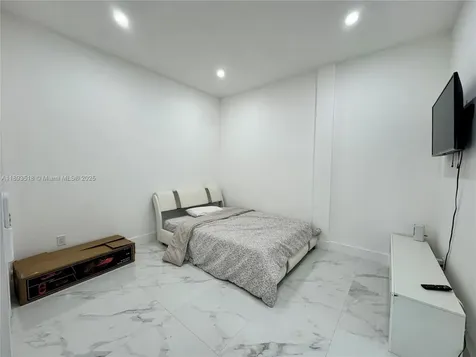 2122 NE 39th Terrace Homestead FL 33033