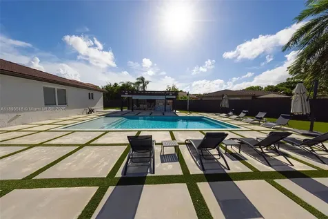 2122 NE 39th Terrace Homestead FL 33033