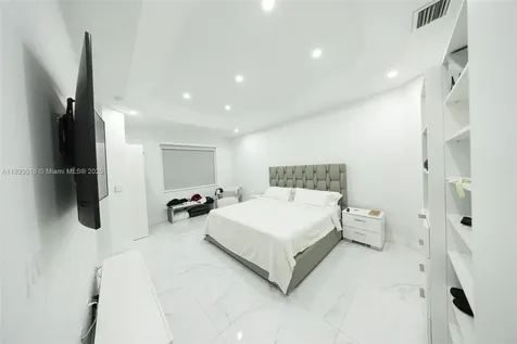 2122 NE 39th Terrace Homestead FL 33033