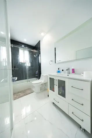 2122 NE 39th Terrace Homestead FL 33033