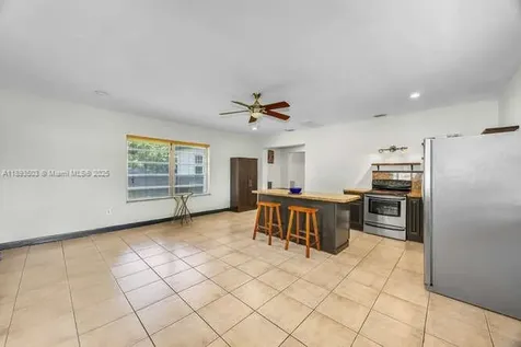 6457 SW 14th Street West Miami FL 33144