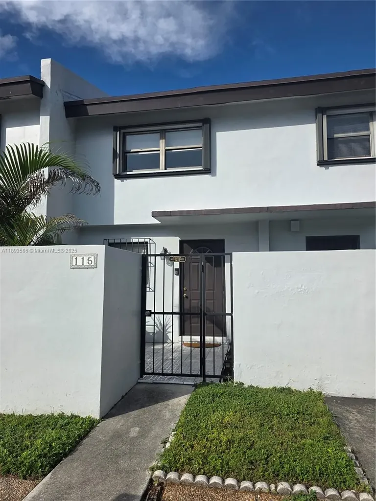 8000 SW 152nd Avenue Miami FL 33193