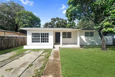 535 NE 162nd Street Miami FL 33162