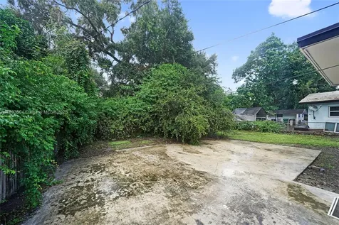 535 NE 162nd Street Miami FL 33162