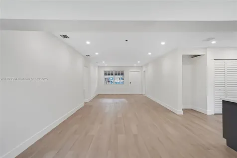 535 NE 162nd Street Miami FL 33162
