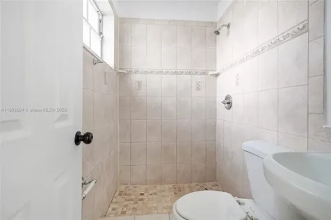 535 NE 162nd Street Miami FL 33162