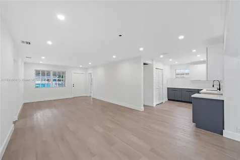 535 NE 162nd Street Miami FL 33162