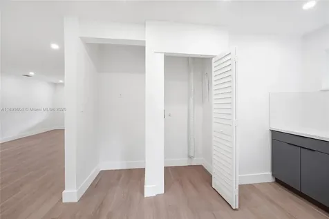 535 NE 162nd Street Miami FL 33162