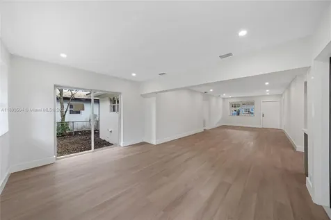 535 NE 162nd Street Miami FL 33162