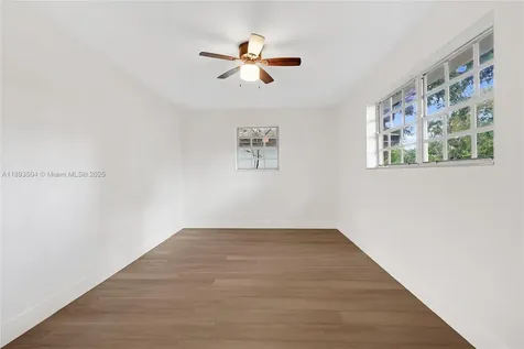 535 NE 162nd Street Miami FL 33162