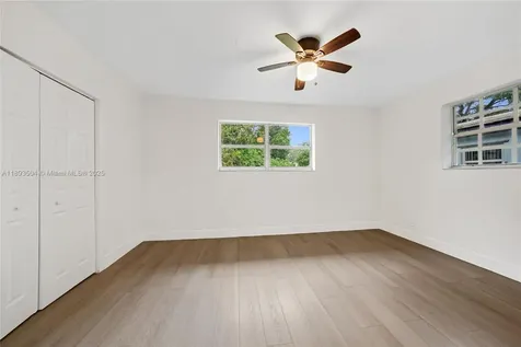 535 NE 162nd Street Miami FL 33162