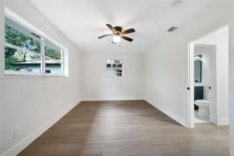 535 NE 162nd Street Miami FL 33162