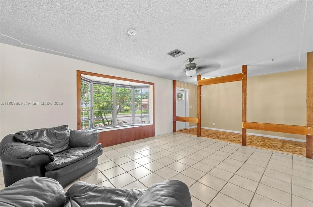 9064 NW 23rd Place Coral Springs FL 33065