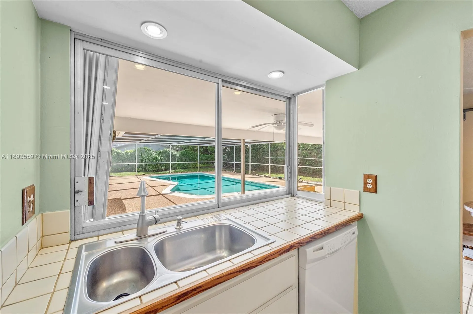 9064 NW 23rd Place Coral Springs FL 33065