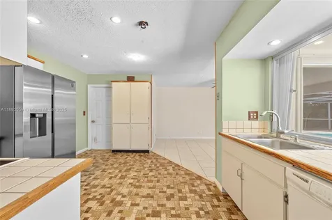 9064 NW 23rd Place Coral Springs FL 33065