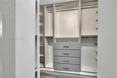5880 Collins Avenue Miami Beach FL 33140