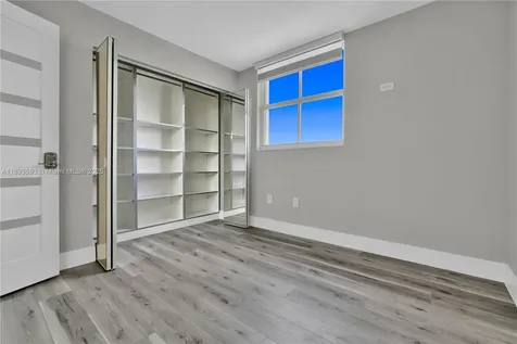 5880 Collins Avenue Miami Beach FL 33140