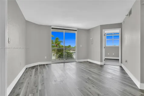 5880 Collins Avenue Miami Beach FL 33140