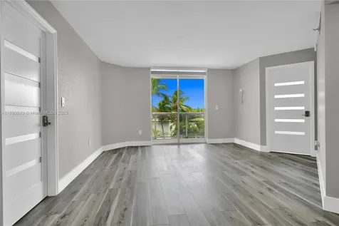 5880 Collins Avenue Miami Beach FL 33140