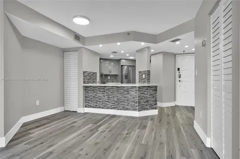 5880 Collins Avenue Miami Beach FL 33140