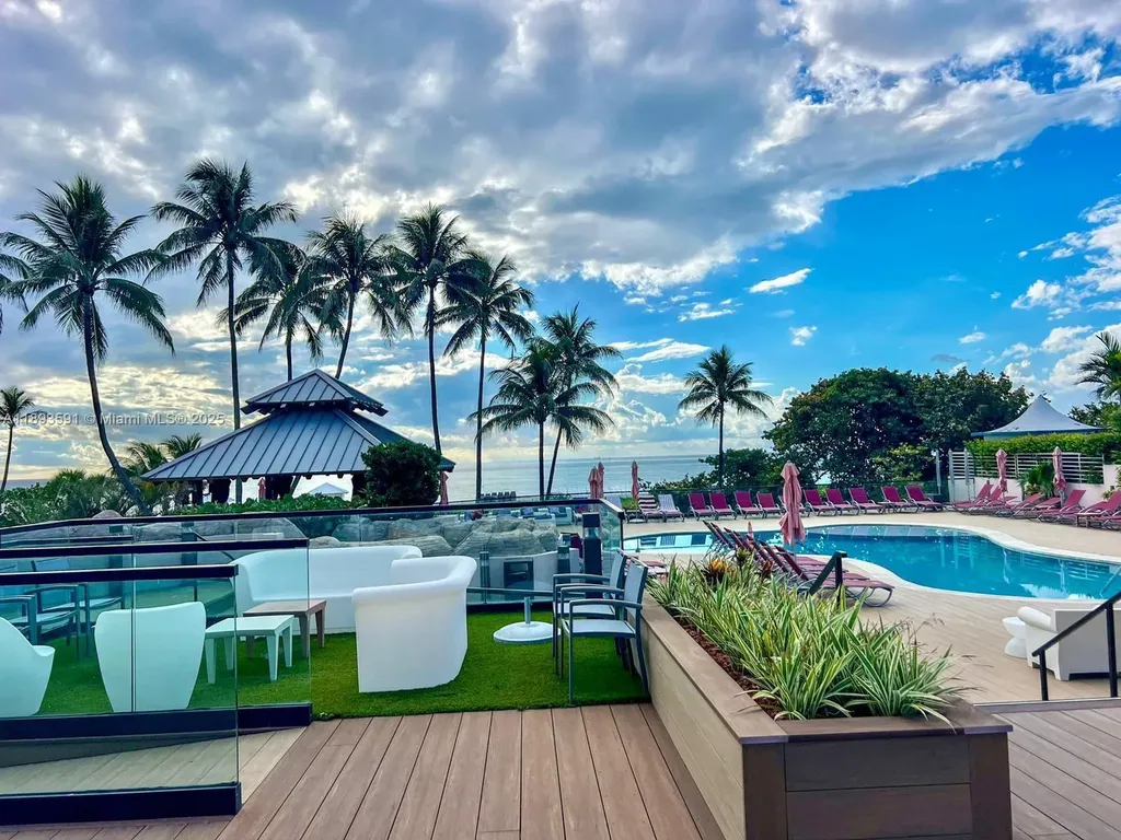 5225 Collins Avenue Miami Beach FL 33140