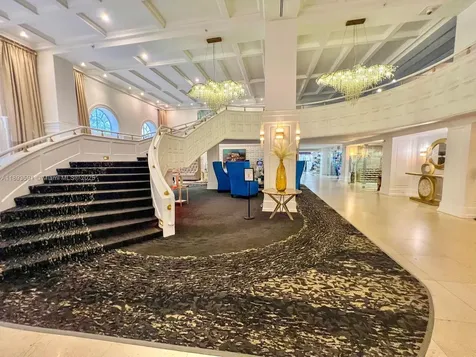 5225 Collins Avenue Miami Beach FL 33140