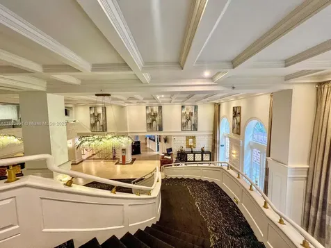 5225 Collins Avenue Miami Beach FL 33140