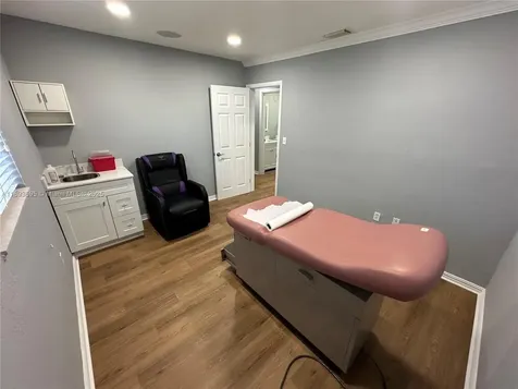 7070 Taft Street Hollywood FL 33024