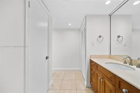 18011 Biscayne Boulevard Aventura FL 33160