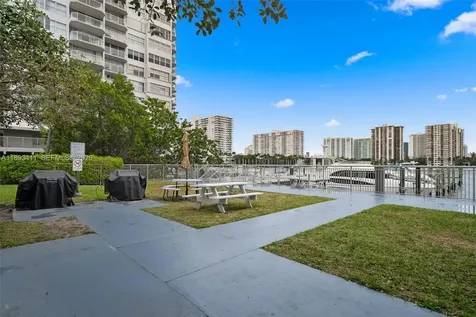 18011 Biscayne Boulevard Aventura FL 33160