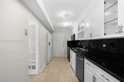18011 Biscayne Boulevard Aventura FL 33160
