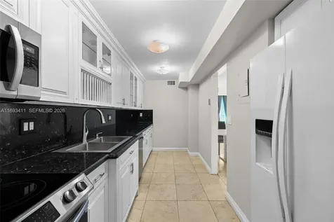18011 Biscayne Boulevard Aventura FL 33160