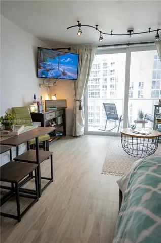 19201 Collins Avenue Sunny Isles Beach FL 33160