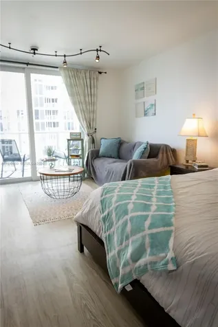 19201 Collins Avenue Sunny Isles Beach FL 33160