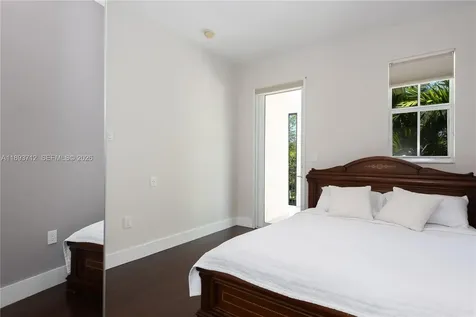 10742 NW 74th Lane Doral FL 33178
