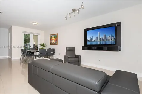 10742 NW 74th Lane Doral FL 33178