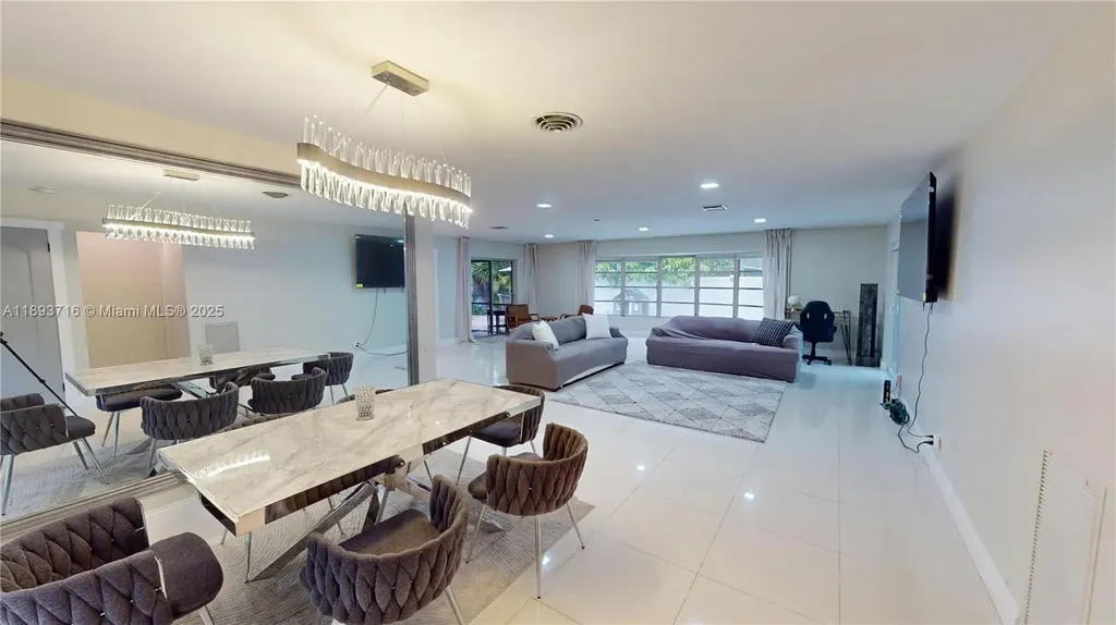 2121 NE 62nd Street Fort Lauderdale FL 33308