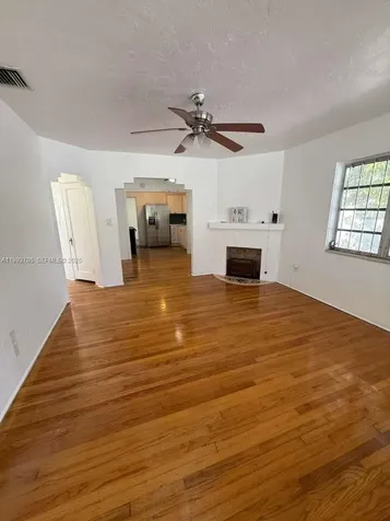 300 NW 13th Avenue Miami FL 33125