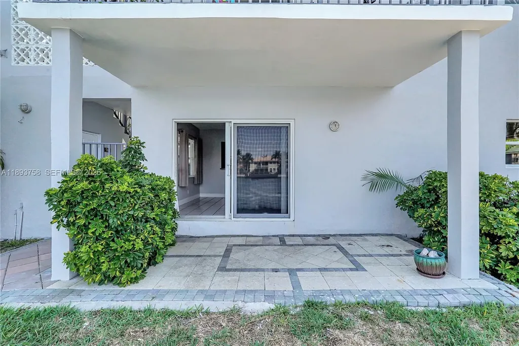 2200 S Ocean Drive Hollywood FL 33019