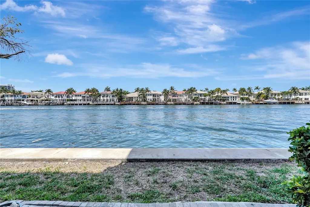 2200 S Ocean Drive Hollywood FL 33019