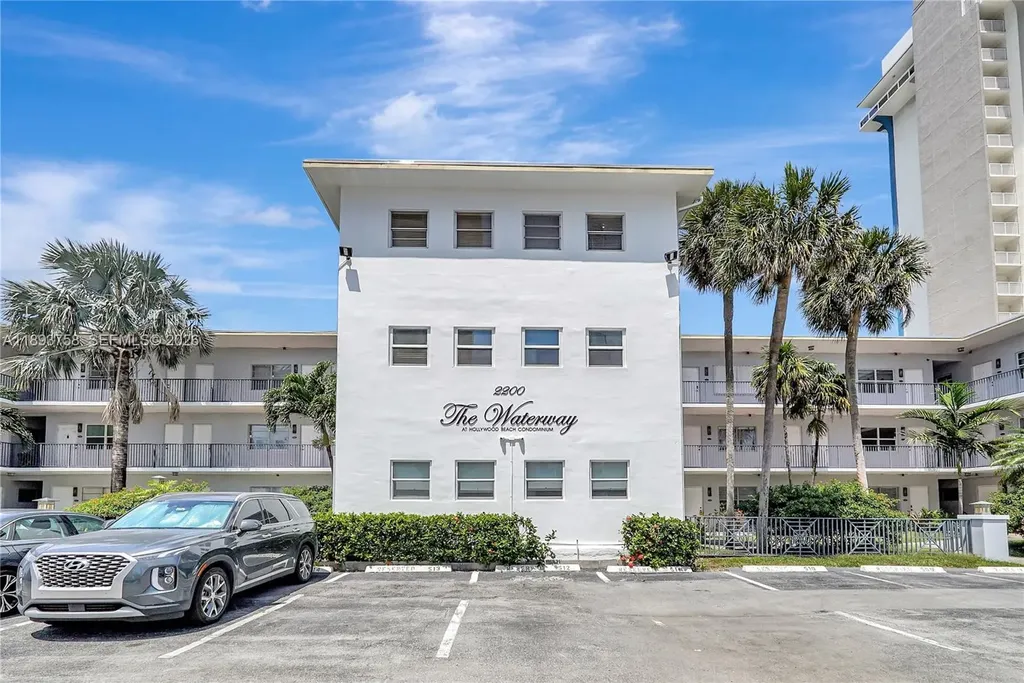 2200 S Ocean Drive Hollywood FL 33019