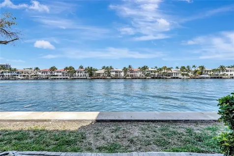 2200 S Ocean Drive Hollywood FL 33019