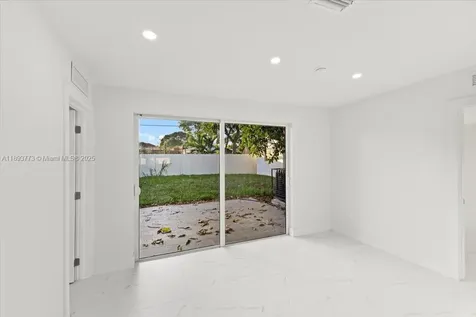 19320 NW 37th Avenue Miami Gardens FL 33056