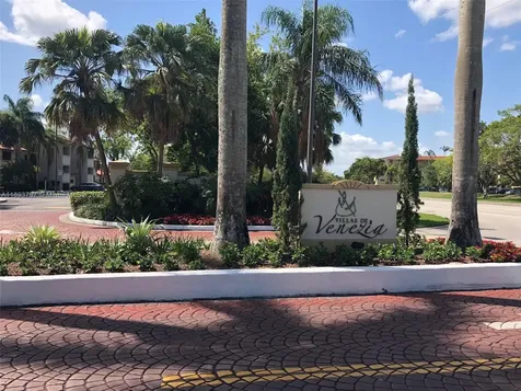 9861 Nob Hill Court Sunrise FL 33351
