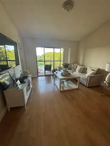 9861 Nob Hill Court Sunrise FL 33351